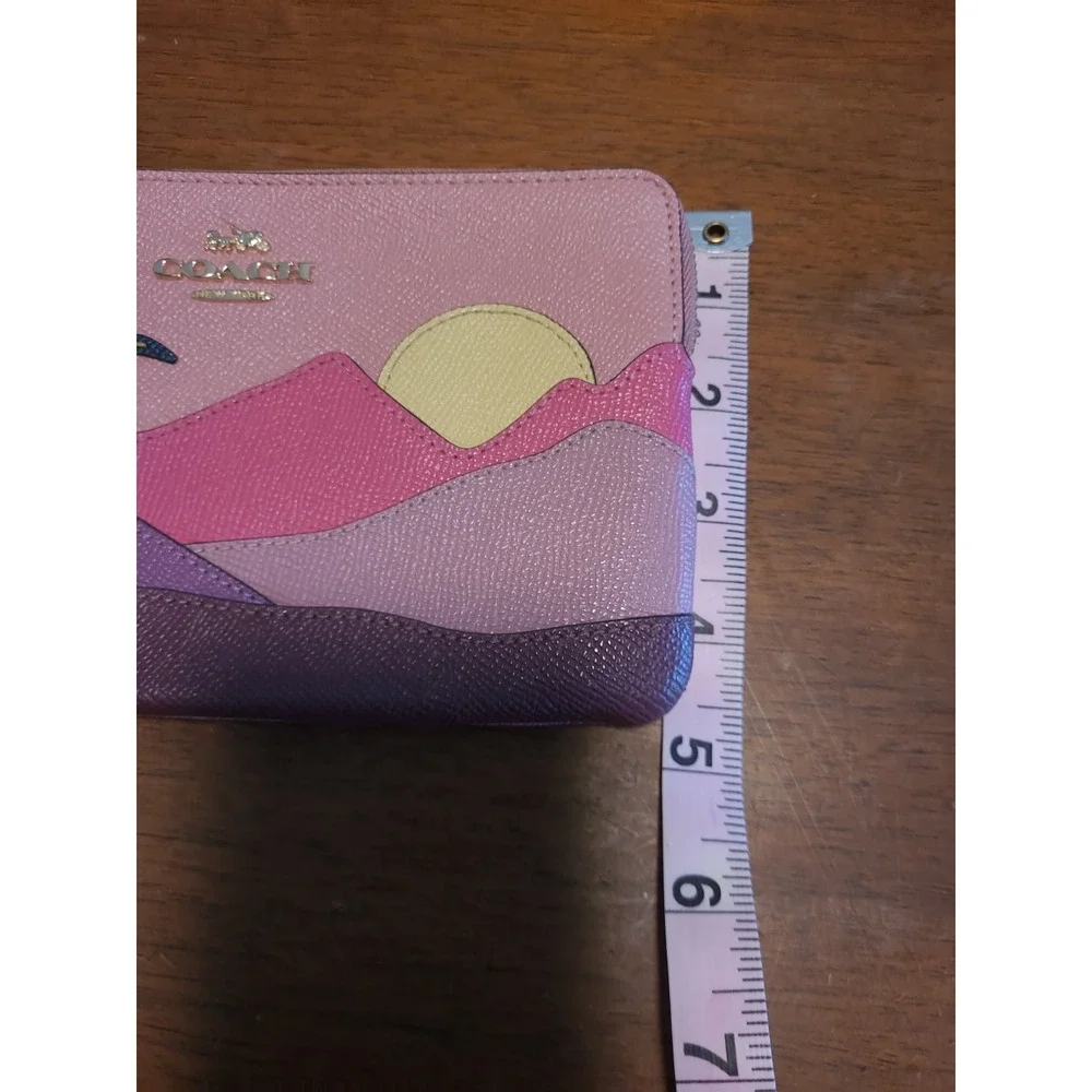 Coach Mountain Motif Corner Pink Wallet Leather Zip Wristlet Handbag